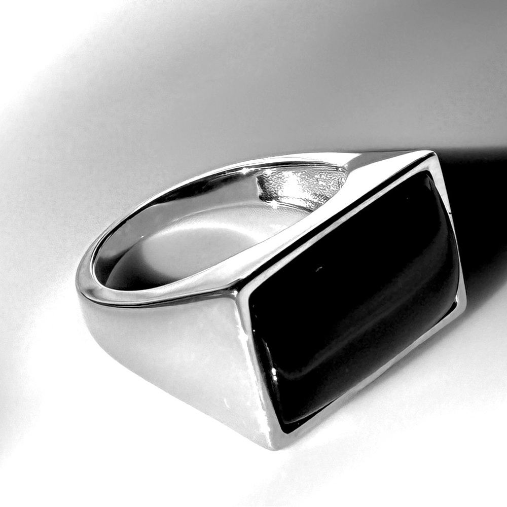 Black coral ring. Anillo de coral negro